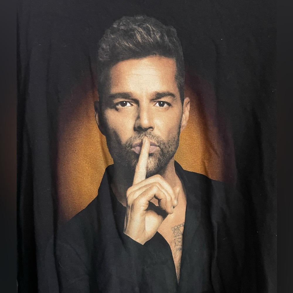 Ricky Martin Long Sleeve Shirt Size XXL